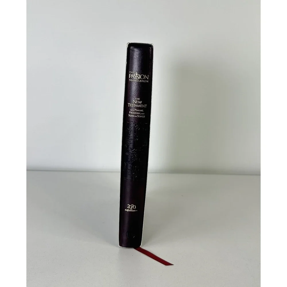 The Passion‎ Translation New Testament 2020 Edition Faux Leather Large Print